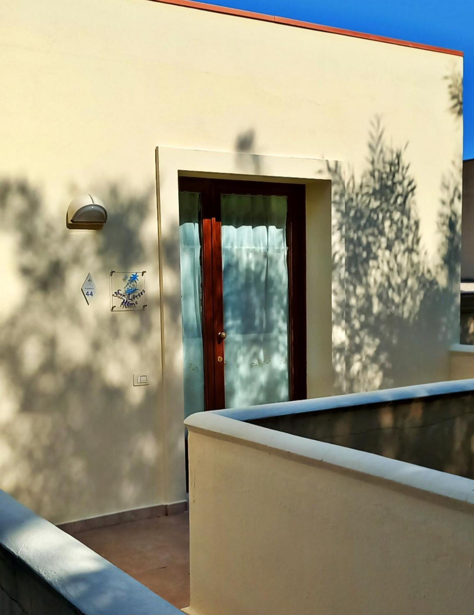 Sun Lovers Home Is Molas Пула Екстериор снимка