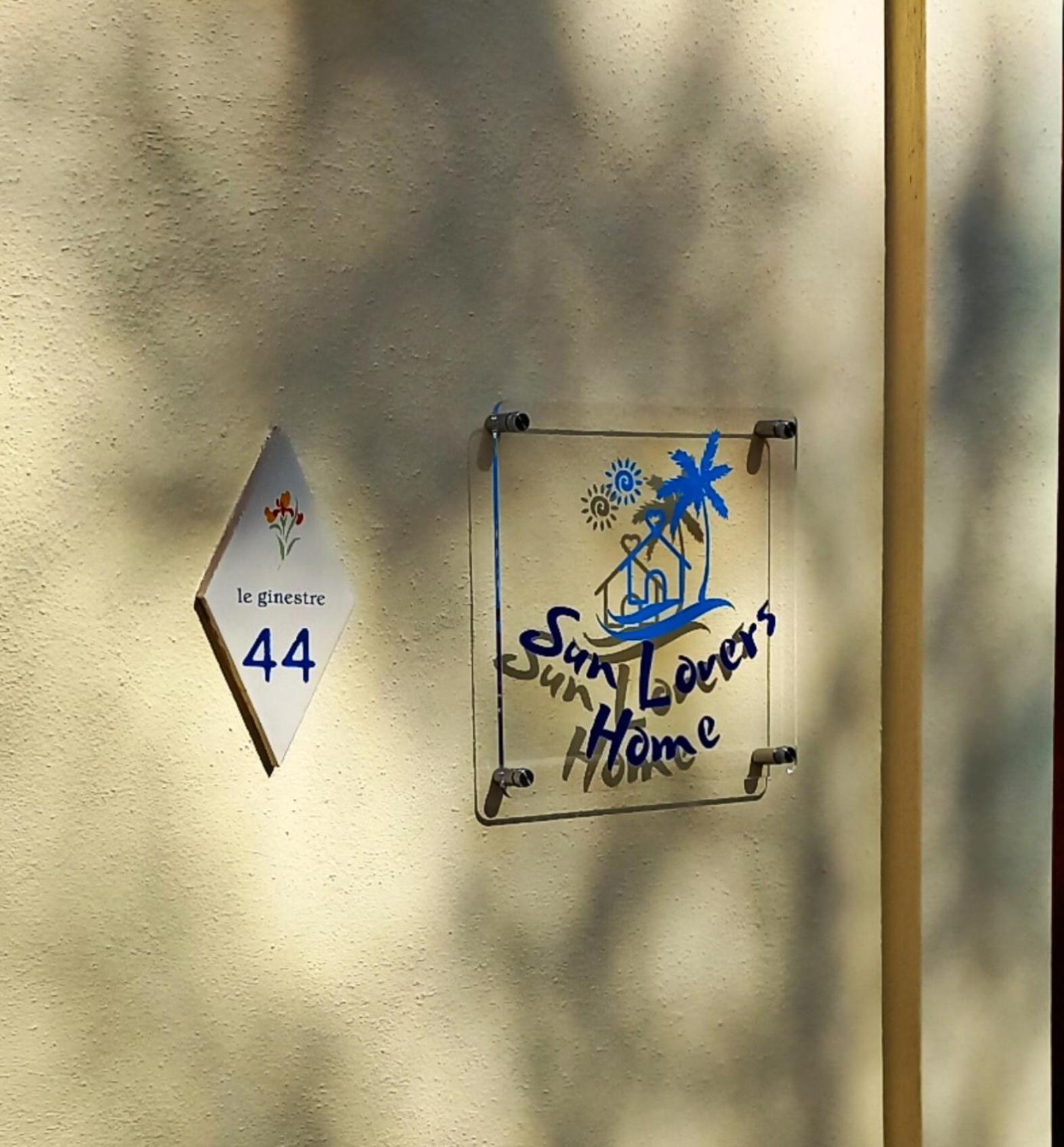 Sun Lovers Home Is Molas Пула Екстериор снимка